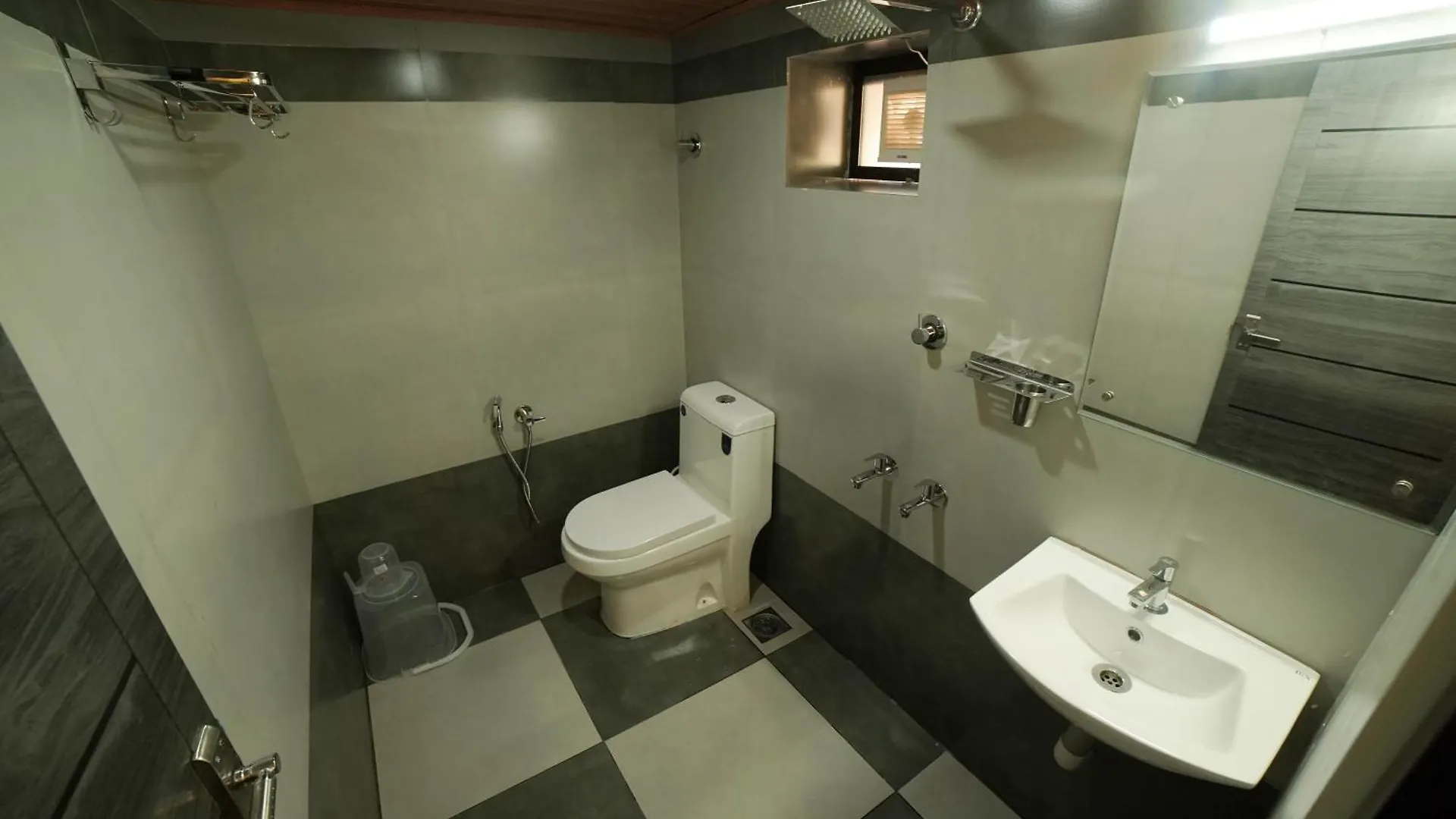 Kovilakam Achutham Guruvayur Hotel